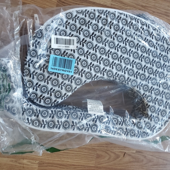 Breast Feeding pillow - Picture 2 of 2